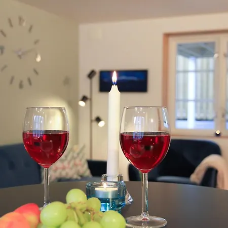 Saga Caves Straen * Ставангер