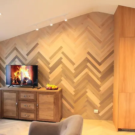 Saga Caves Straen * Ставангер