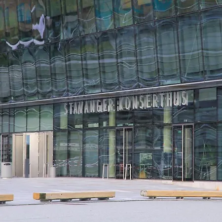 Апартаменты Saga Caves Straen *