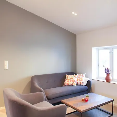 Saga Caves Straen דירה